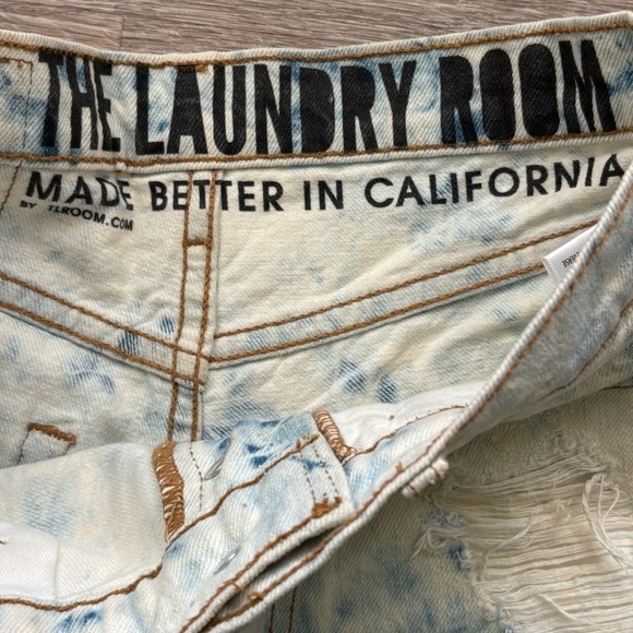 The Laundry Room Acid Washed CutOff Shorts Size 28 - Picture 7 of 12